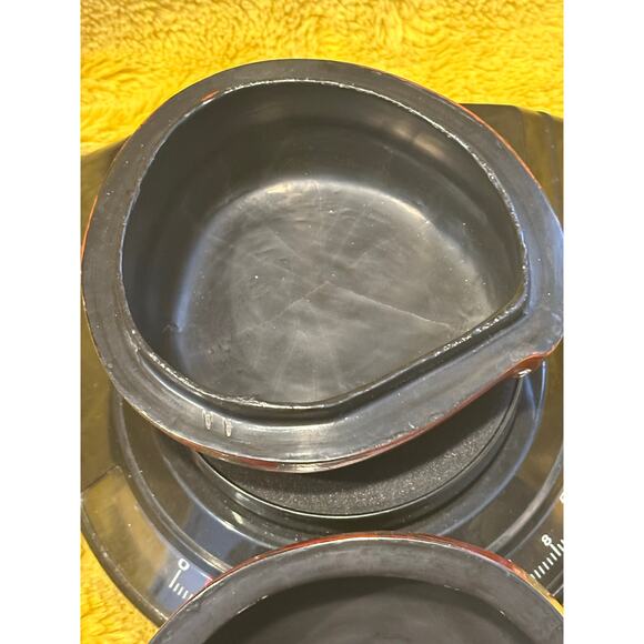 Vtg Chinese Red Lacquered Presentation jewerly trinket Box Strawberries Design - Picture 10 of 11